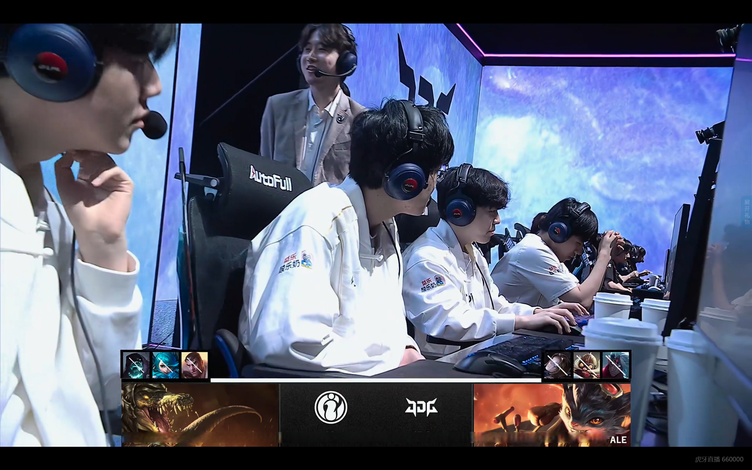 爱游戏体育-Rookie在掘金比赛中领先优势明显，比赛局势复杂引发热议！