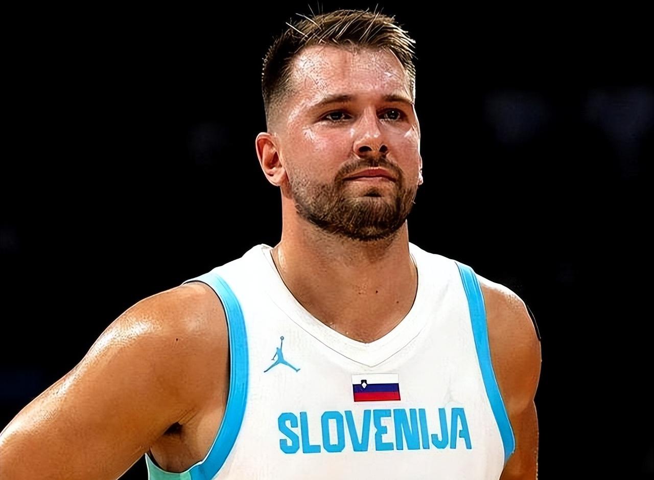 爱游戏-东契奇在美国队比赛中高光表现，关键助攻引发热议！的简单介绍