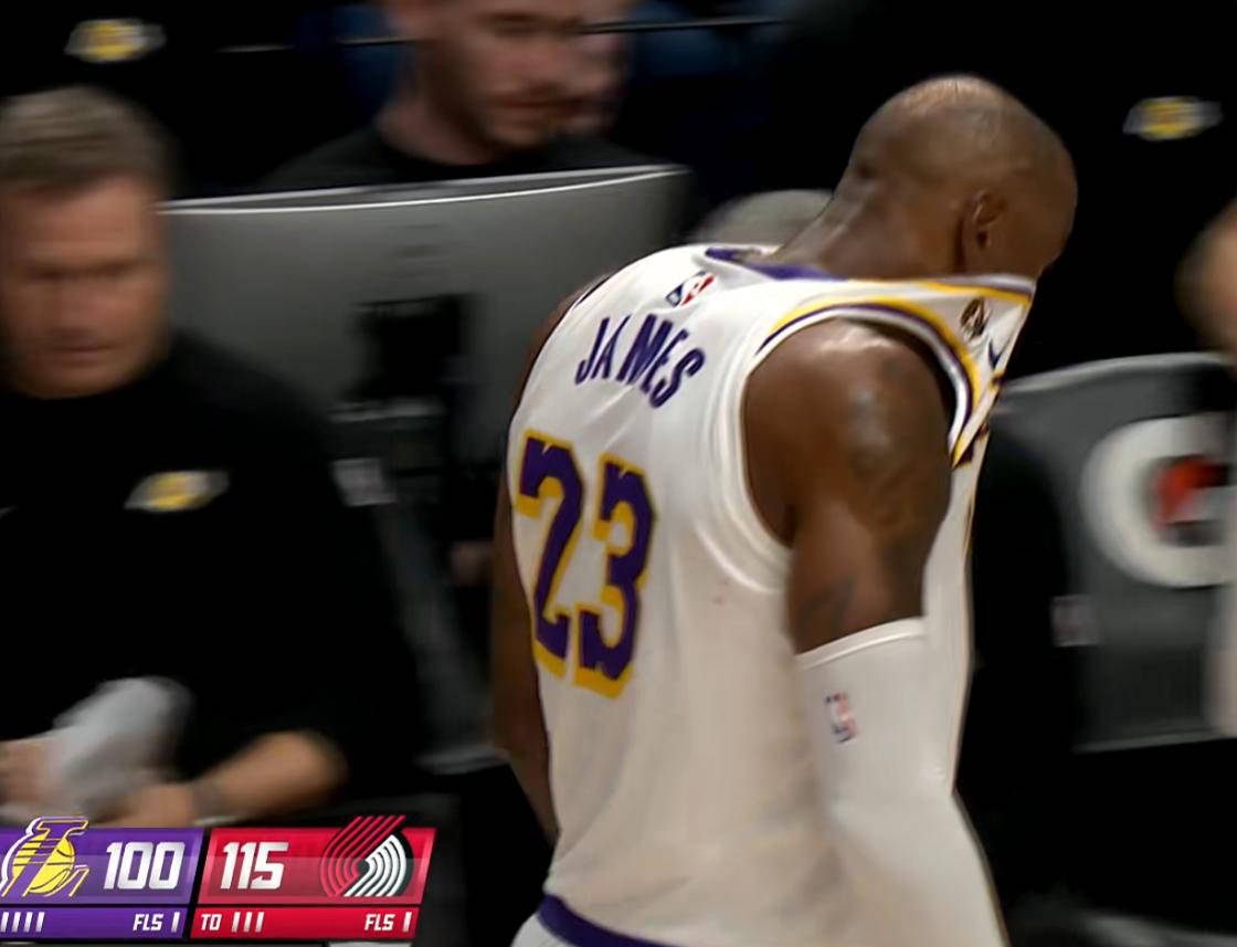 爱游戏-包含詹姆斯在MAD比赛中精彩发挥，惊险取胜引发热议！的词条